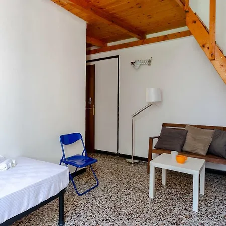 Hintown Piazza Del Roso Universitaria Genova